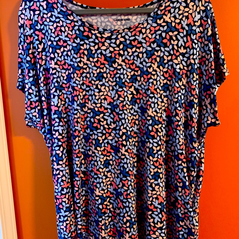 Lands’ End very versatile u-neck top, size XL